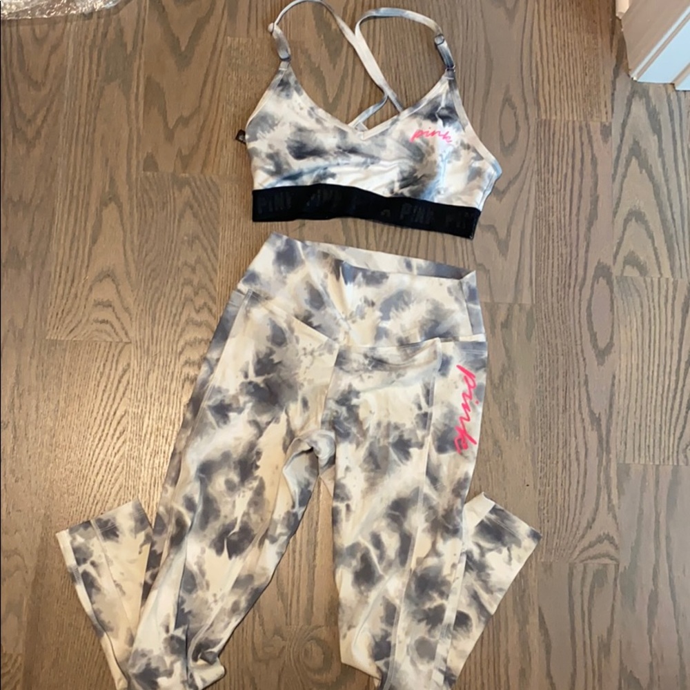 Pre owned Vs sport yoga set